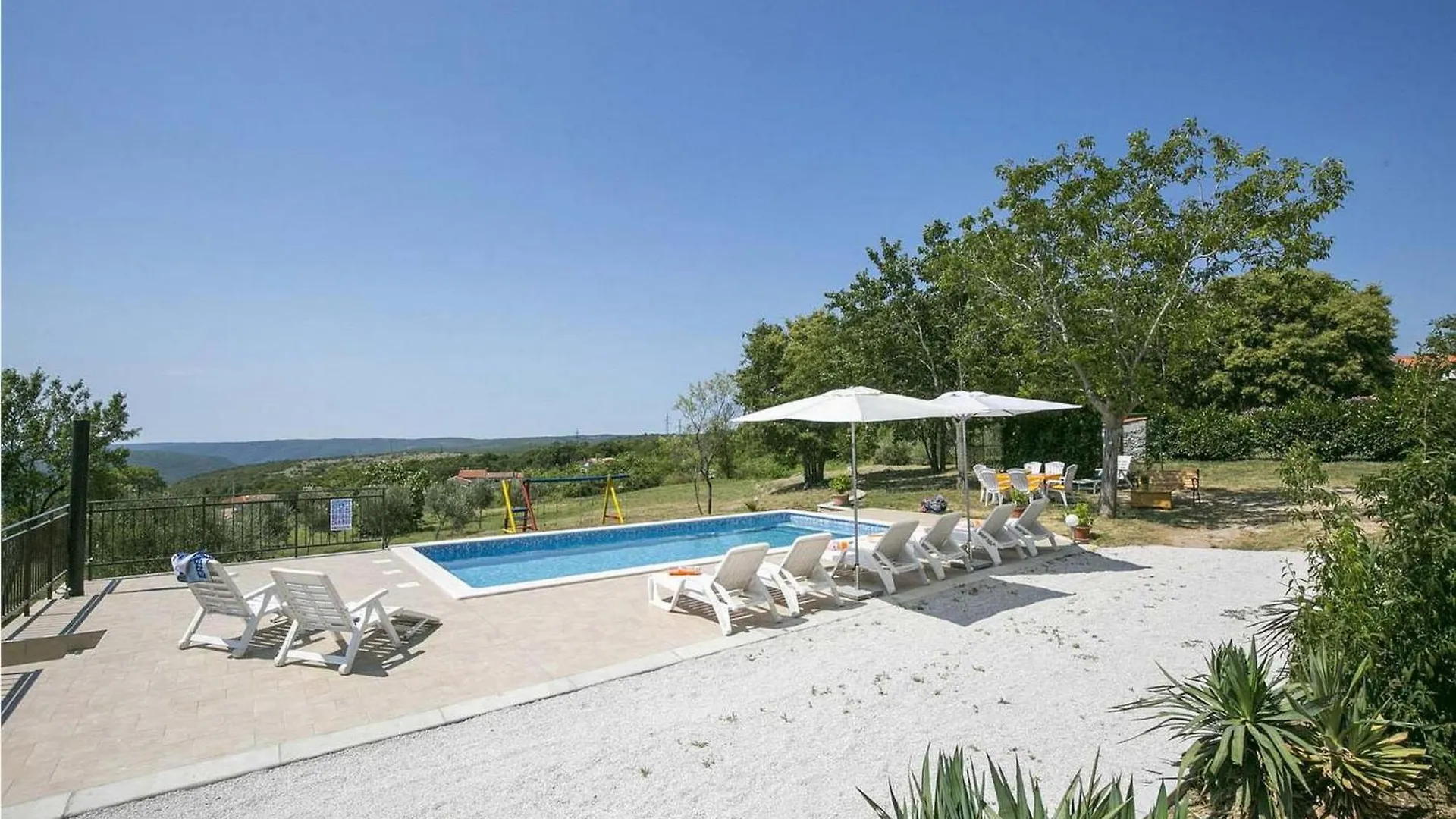 4 Bedroom Amazing Apartment In Labin